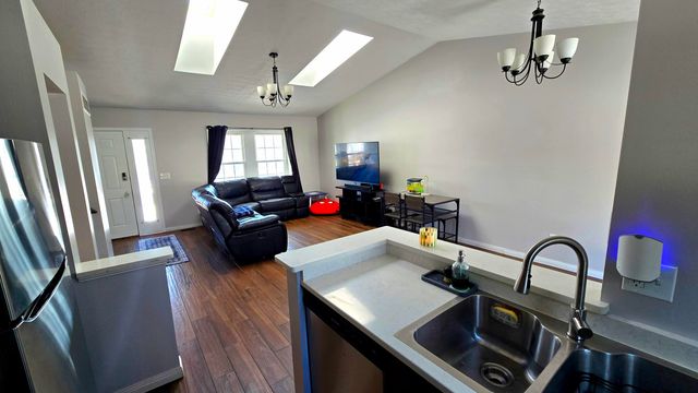 164 Meadow Creek Drive, Florence, KY 41042