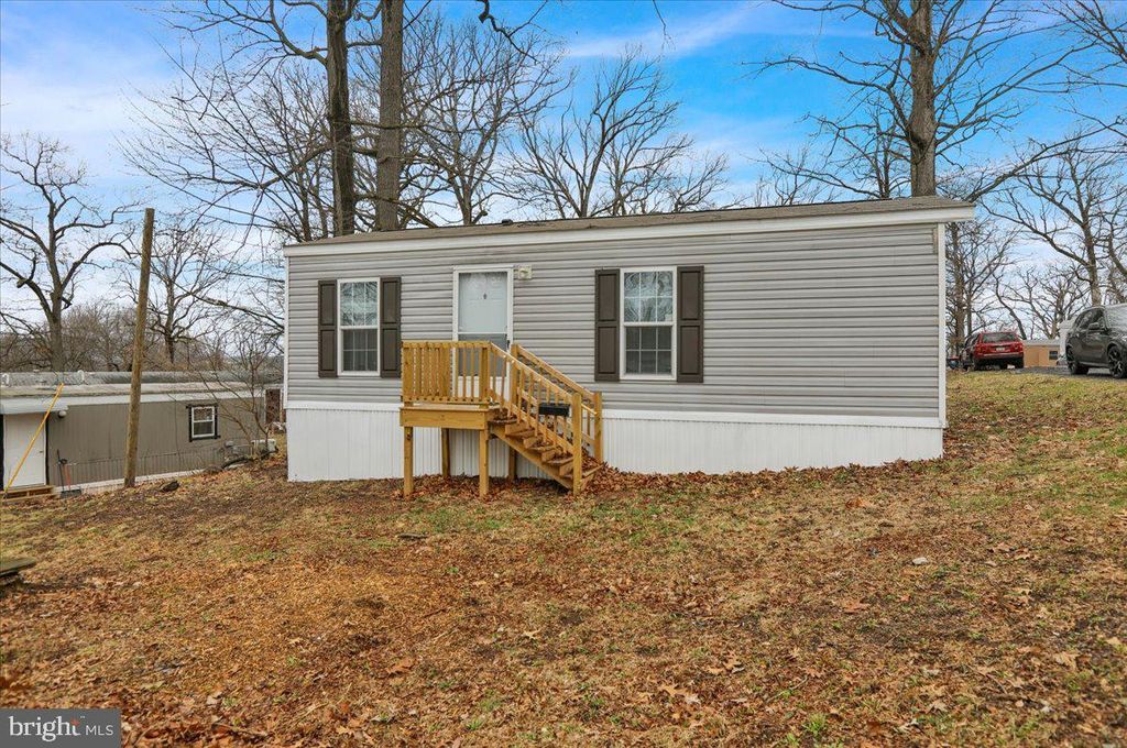 88 UPPER LOOP RD, Leesport, PA 19533