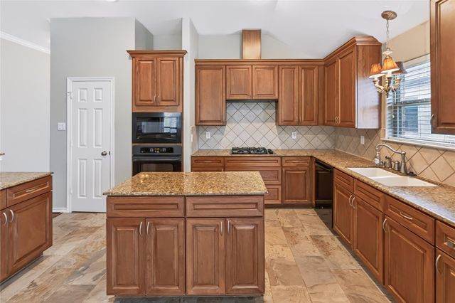19019 Relay Road, Humble, TX 77346