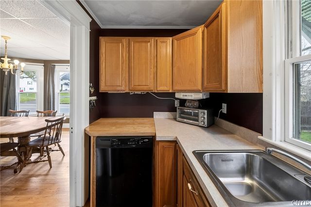 420 Highland Ave, Dewitt, NY 13057