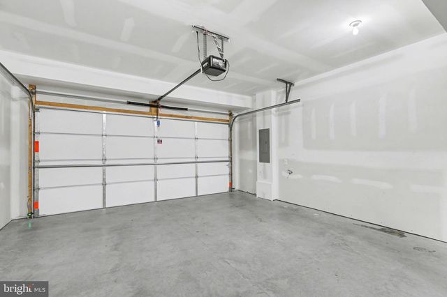 7867 OAK BROOK DR, Harrisburg, PA 17112