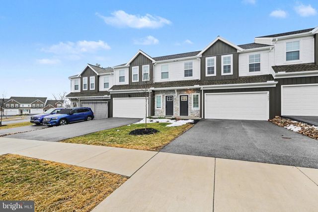 7867 OAK BROOK DR, Harrisburg, PA 17112