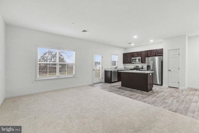 7867 OAK BROOK DR, Harrisburg, PA 17112