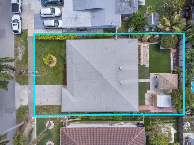 806 NE 4th St ., Hallandale Beach, FL 33009