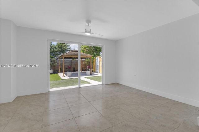 806 NE 4th St ., Hallandale Beach, FL 33009