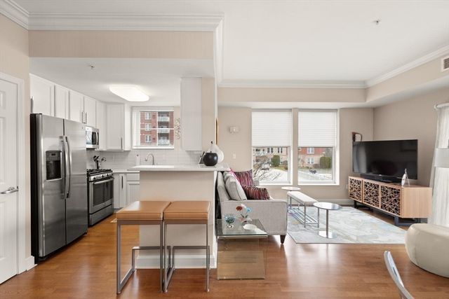 38 Village 201, Middleton, MA 01949