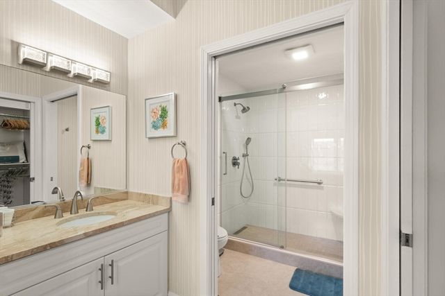 38 Village 201, Middleton, MA 01949