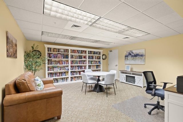 38 Village 201, Middleton, MA 01949