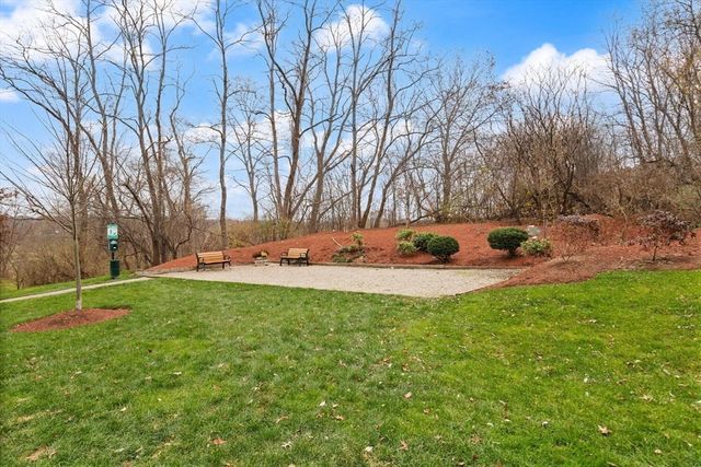 38 Village 201, Middleton, MA 01949