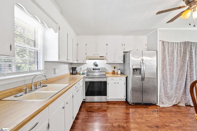 115 Willow Branch Drive, Simpsonville, SC 29680
