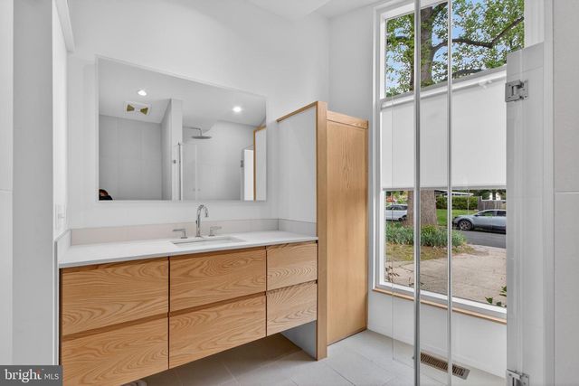 7905 SYCAMORE DR, Falls Church, VA 22042