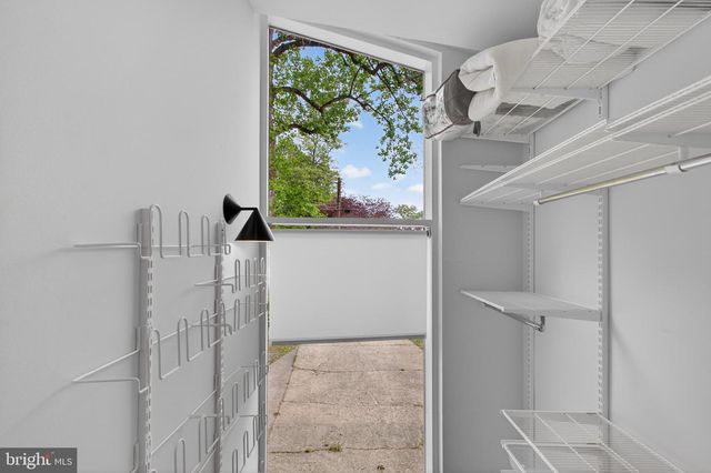 7905 SYCAMORE DR, Falls Church, VA 22042