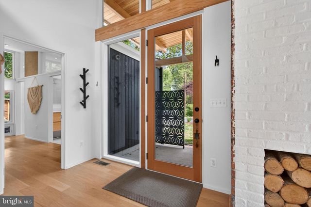 7905 SYCAMORE DR, Falls Church, VA 22042