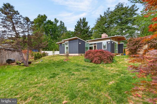 7905 SYCAMORE DR, Falls Church, VA 22042