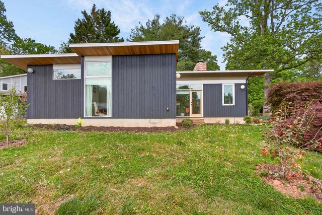 7905 SYCAMORE DR, Falls Church, VA 22042