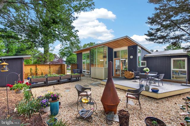 7905 SYCAMORE DR, Falls Church, VA 22042