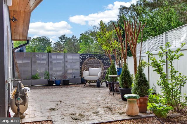 7905 SYCAMORE DR, Falls Church, VA 22042