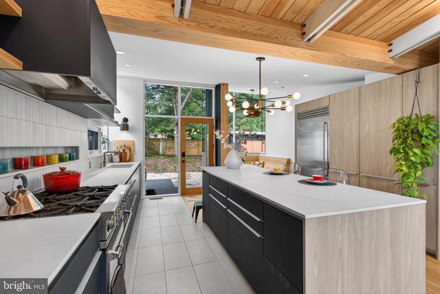 7905 SYCAMORE DR, Falls Church, VA 22042