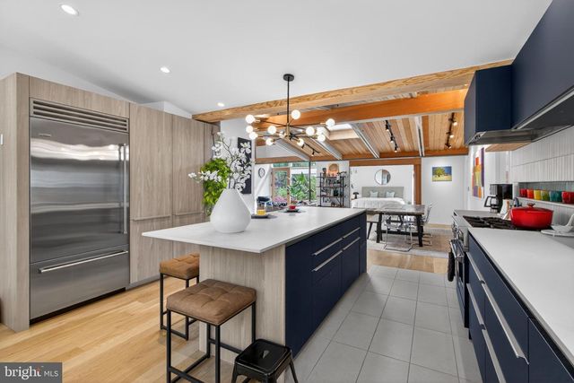 7905 SYCAMORE DR, Falls Church, VA 22042
