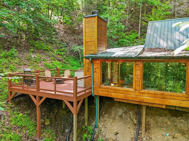 329 Laurel Ridge Drive, Blue Ridge, GA 30513