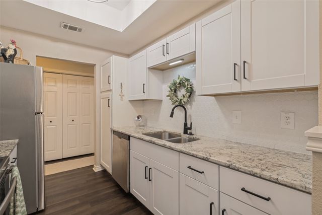 8600 Coppertowne Lane 600, Dallas, TX 75243