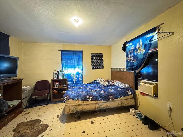 8706 Palos Grandes Street, Weslaco, TX 78599