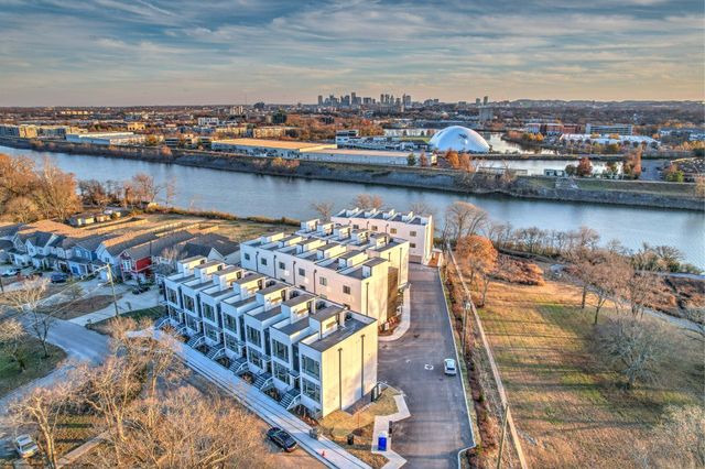 910 Youngs Ln Unit 3, Nashville, TN 37207