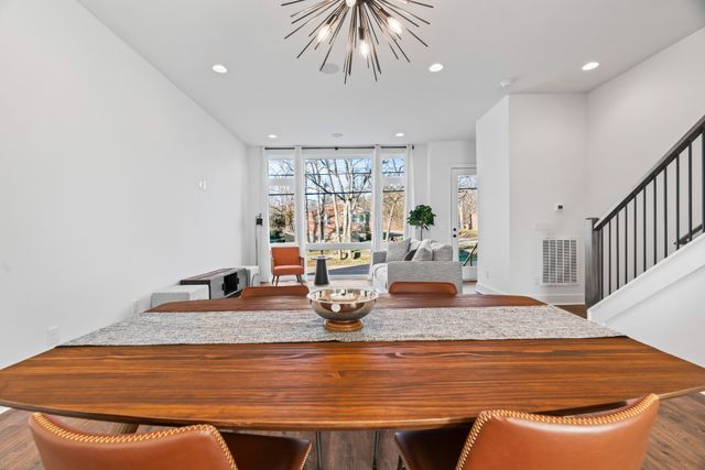 910 Youngs Ln Unit 3, Nashville, TN 37207