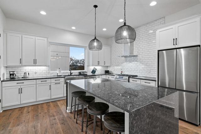 910 Youngs Ln Unit 3, Nashville, TN 37207