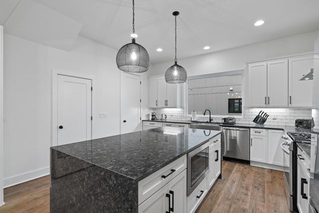 910 Youngs Ln Unit 3, Nashville, TN 37207