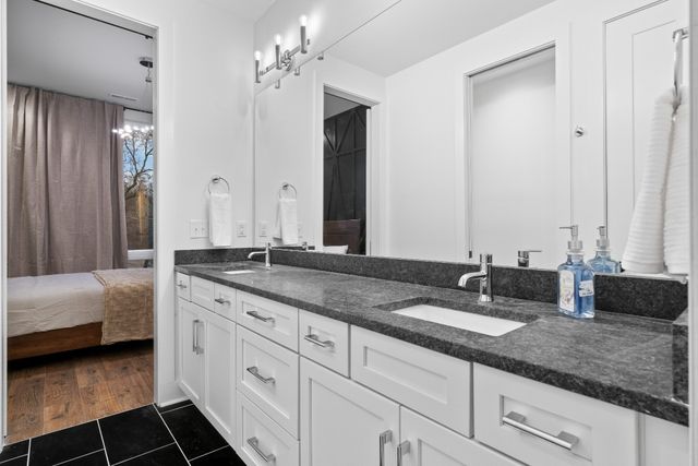 910 Youngs Ln Unit 3, Nashville, TN 37207