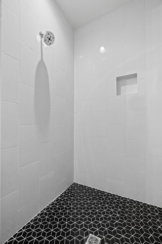 910 Youngs Ln Unit 3, Nashville, TN 37207