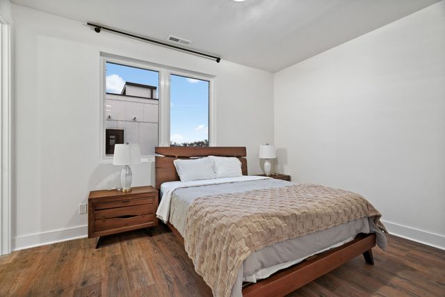 910 Youngs Ln Unit 3, Nashville, TN 37207