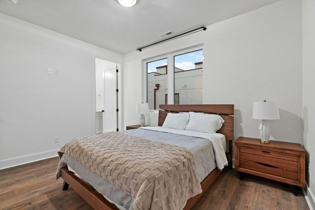 910 Youngs Ln Unit 3, Nashville, TN 37207