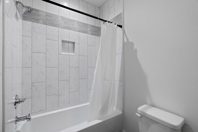 910 Youngs Ln Unit 3, Nashville, TN 37207