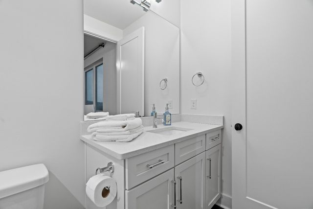 910 Youngs Ln Unit 3, Nashville, TN 37207