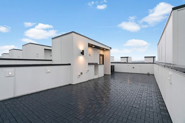 910 Youngs Ln Unit 3, Nashville, TN 37207