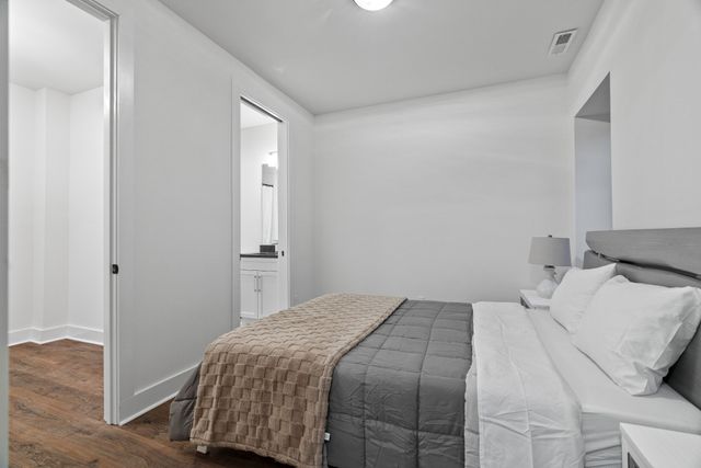 910 Youngs Ln Unit 3, Nashville, TN 37207