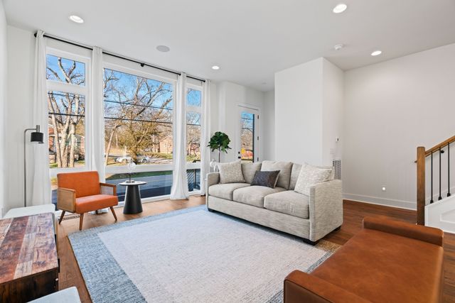 910 Youngs Ln Unit 3, Nashville, TN 37207