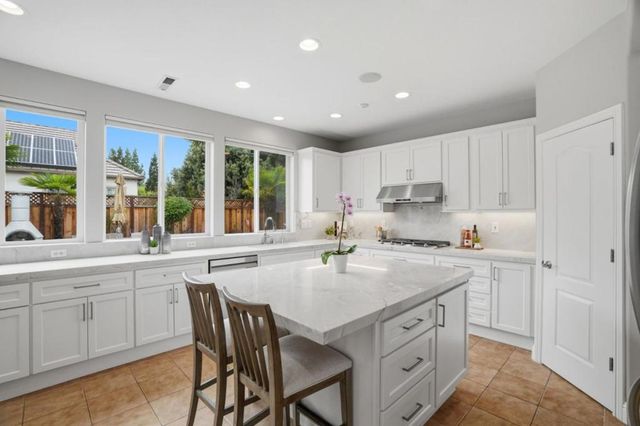 16800 Zinfandel Circle, Morgan Hill, CA 95037