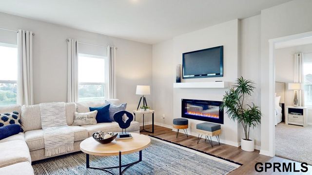 17602 Virginia Street, Omaha, NE 68137