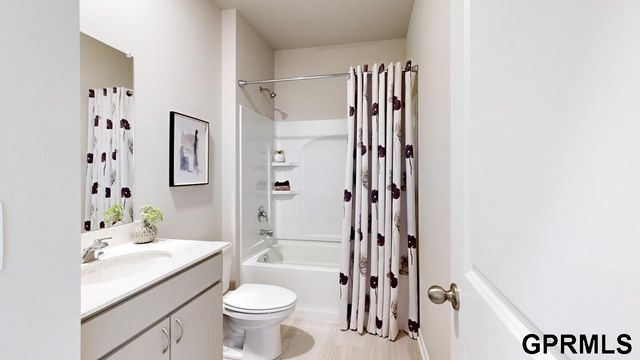 17602 Virginia Street, Omaha, NE 68137