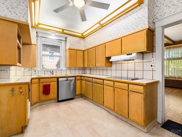 321 W 18th St, Pueblo, CO 81003