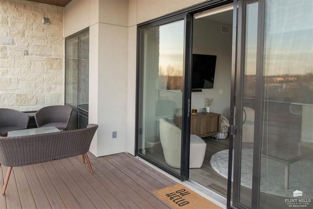 3022 Fieldhouse Cir Apt 112, Manhattan, KS 66503