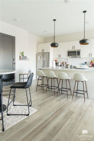 3022 Fieldhouse Cir Apt 112, Manhattan, KS 66503