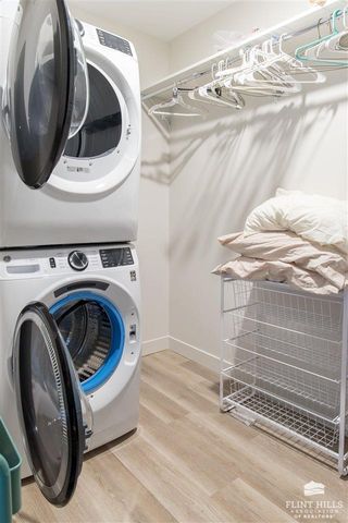 3022 Fieldhouse Cir Apt 112, Manhattan, KS 66503