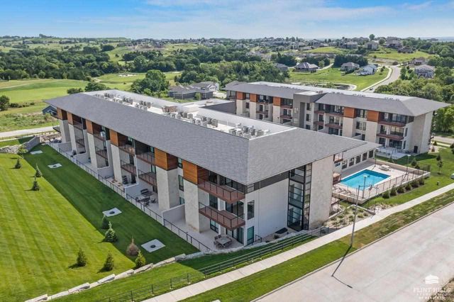 3022 Fieldhouse Cir Apt 112, Manhattan, KS 66503