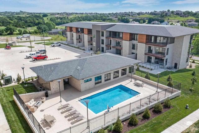 3022 Fieldhouse Cir Apt 112, Manhattan, KS 66503