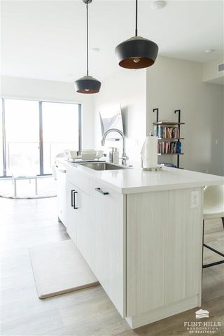 3022 Fieldhouse Cir Apt 112, Manhattan, KS 66503