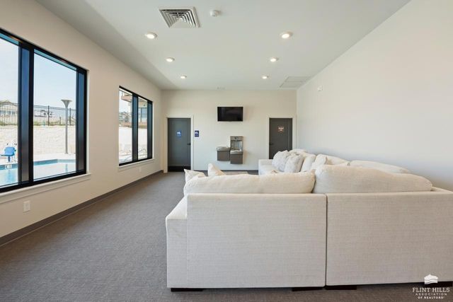 3022 Fieldhouse Cir Apt 112, Manhattan, KS 66503